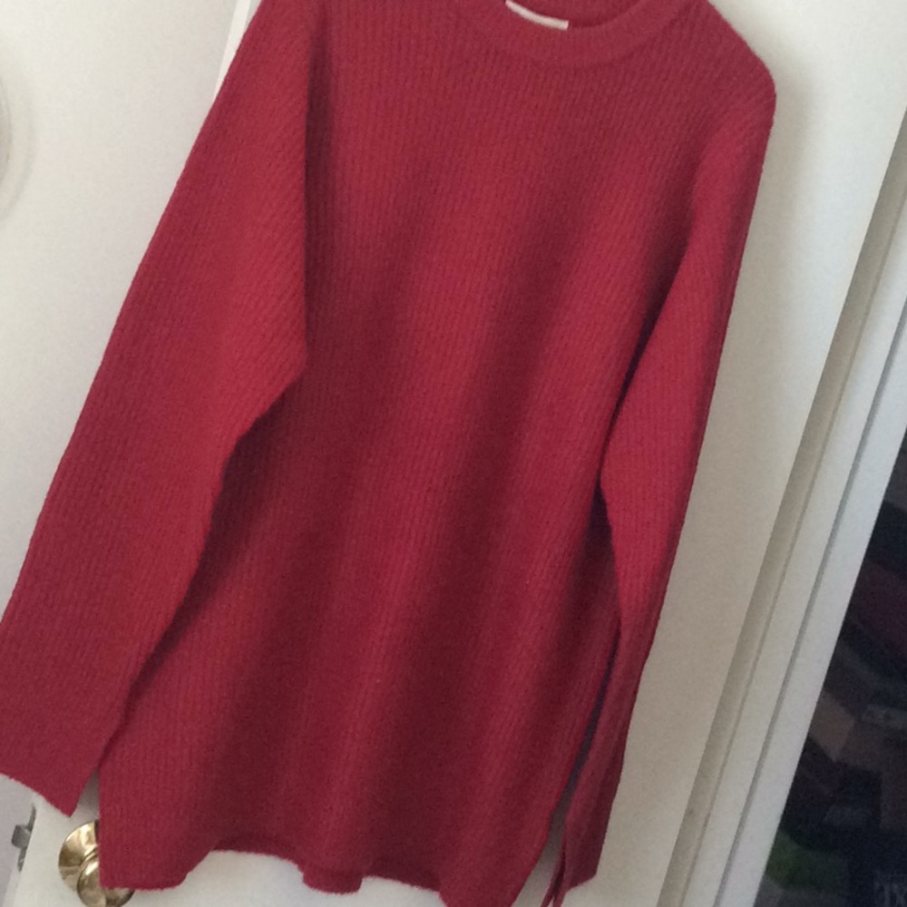 TREASURE BOND OVERSIZED LONG RED SWEATER, RIBBED L